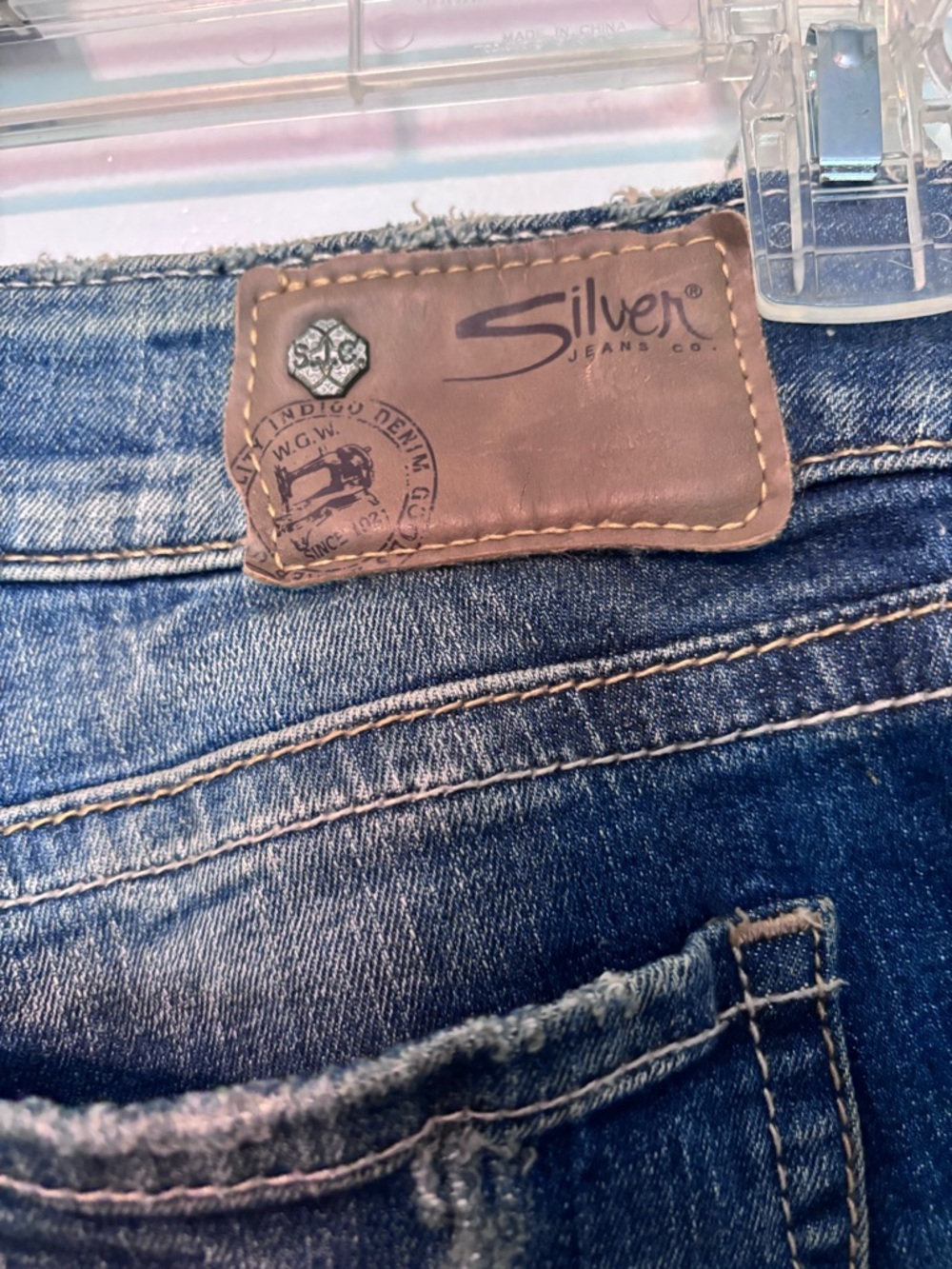 Silver Jeans Distressed Skinny Mid Rise Raw Hem Y2K Denim Size 27w - Picture 7 of 9